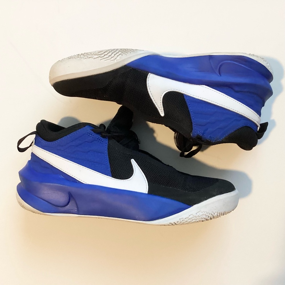 Nike Boys Team Hustle D 10 Basketball Sneakers - Black/Blue - Size 4.5